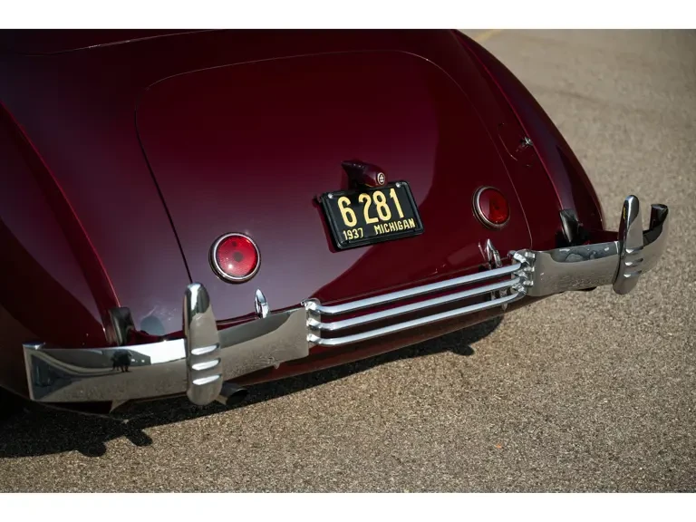 1937 Cord 810 & 812 - Image 18 of 31