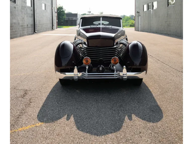 1937 Cord 810 & 812 - Image 7 of 31