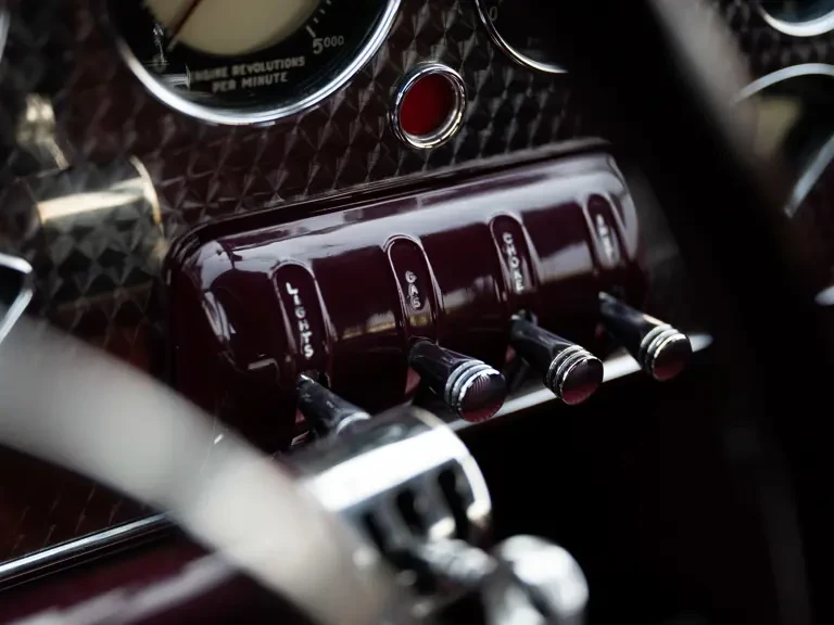 1937 Cord 810 & 812 - Image 28 of 31