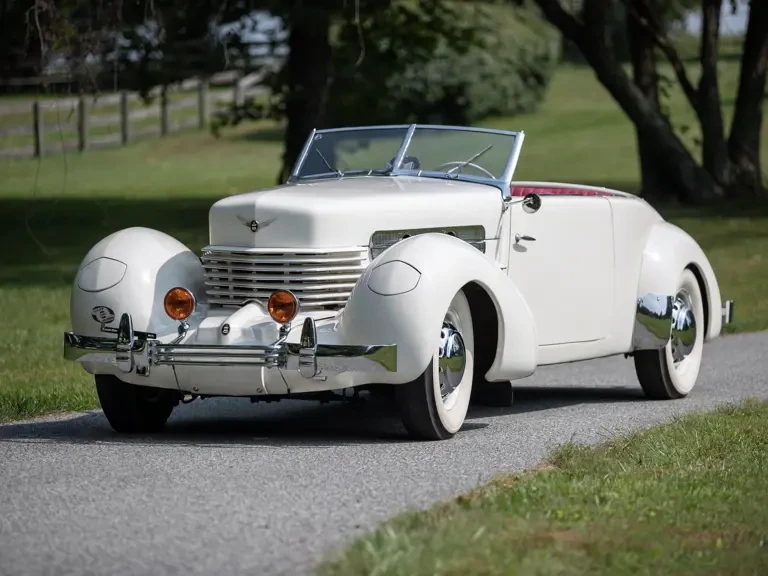 1937 Cord 810 & 812 - Image 2 of 31