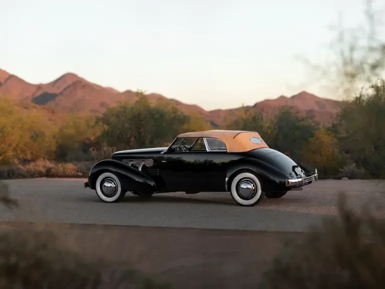 1937 Cord 810 & 812 - Image 31 of 31