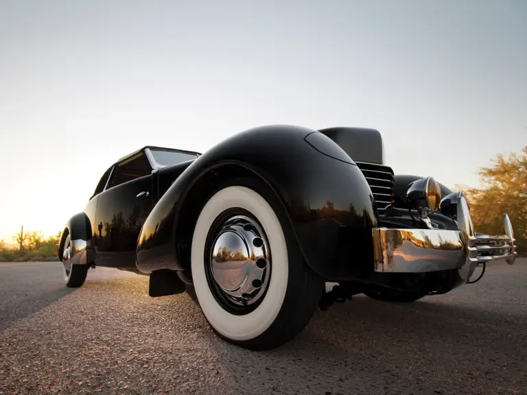 1937 Cord 810 & 812 - Image 22 of 31