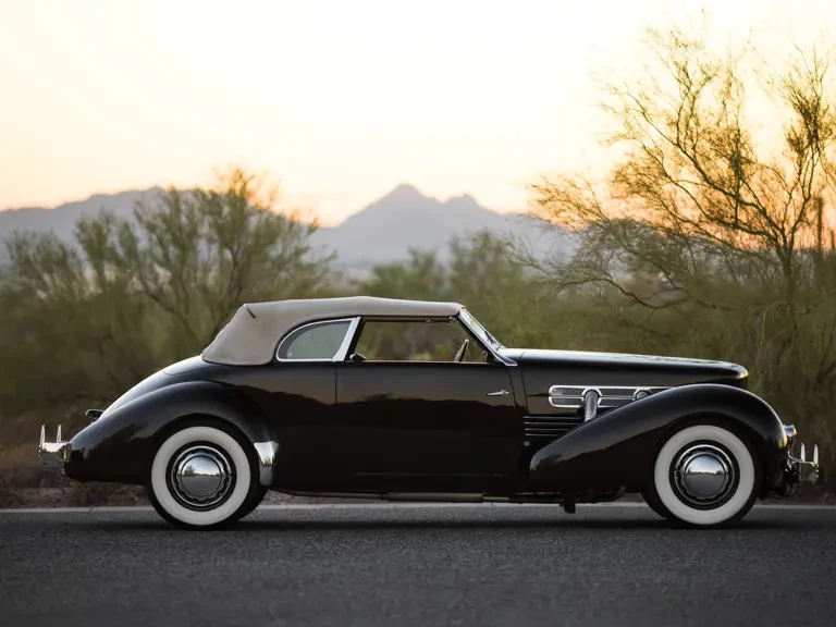 1937 Cord 810 & 812 - Image 6 of 31