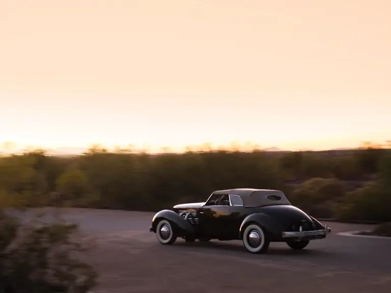 1937 Cord 810 & 812 - Image 20 of 31