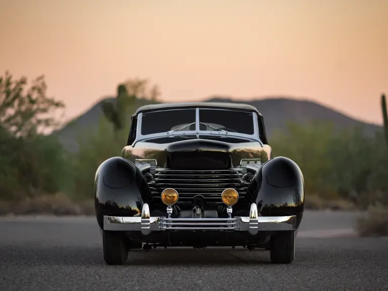 1937 Cord 810 & 812 - Image 11 of 31