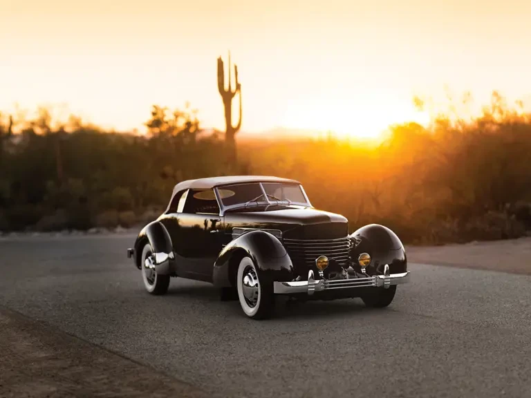 1937 Cord 810 & 812 - Image 2 of 31