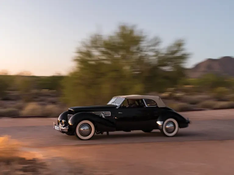 1937 Cord 810 & 812 - Image 19 of 31