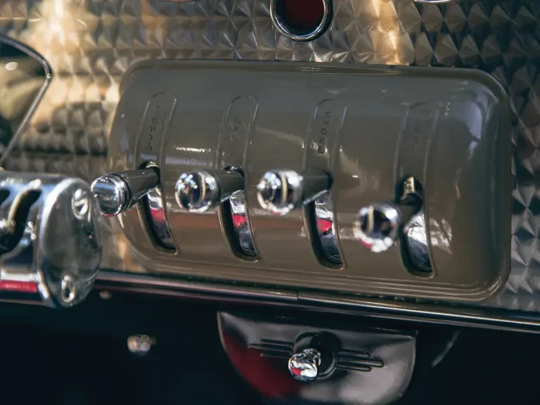 1937 Cord 810 & 812 - Image 15 of 27