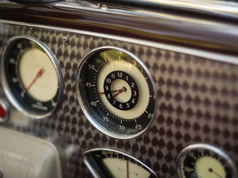 1937 Cord 810 & 812 - Image 17 of 26