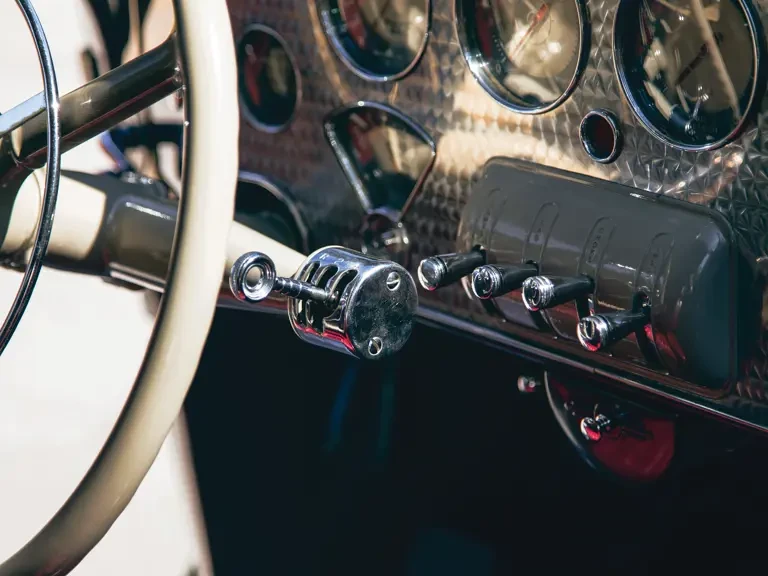 1937 Cord 810 & 812 - Image 16 of 27