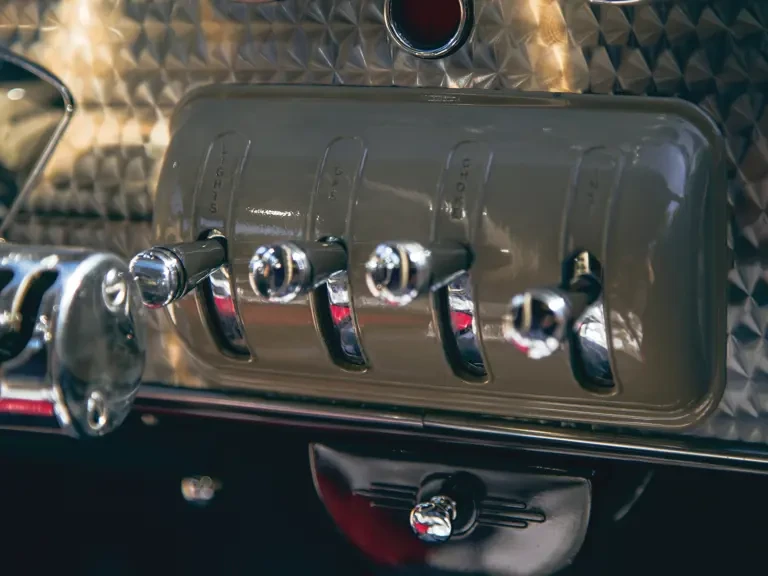 1937 Cord 810 & 812 - Image 15 of 27
