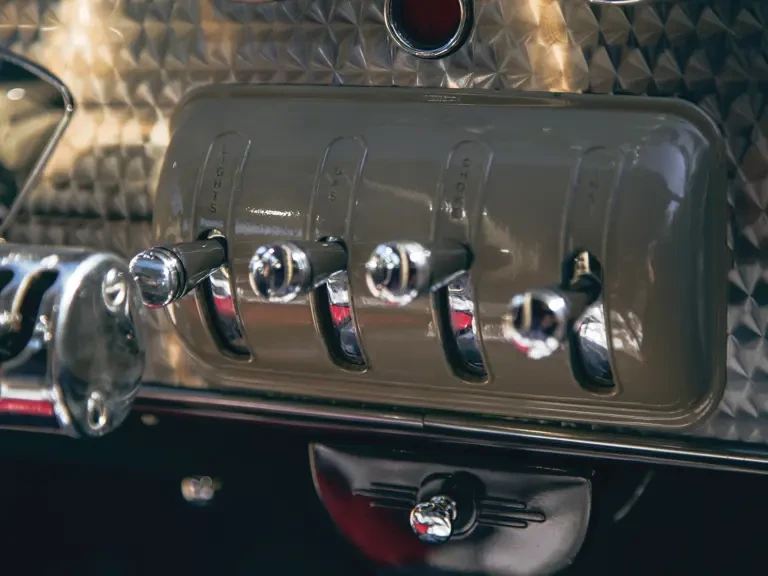 1937 Cord 810 & 812 - Image 15 of 27