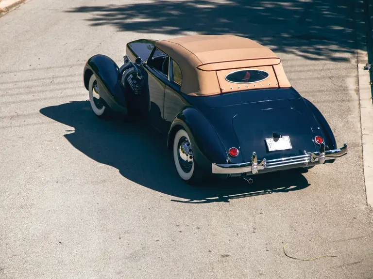 1937 Cord 810 & 812 - Image 3 of 27