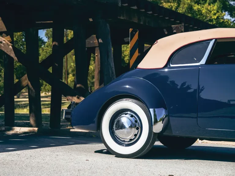 1937 Cord 810 & 812 - Image 22 of 27