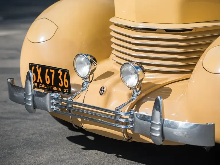 1937 Cord 810 & 812 - Image 10 of 31