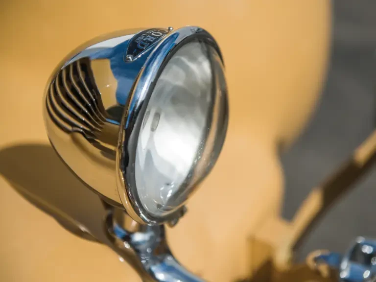 1937 Cord 810 & 812 - Image 21 of 31