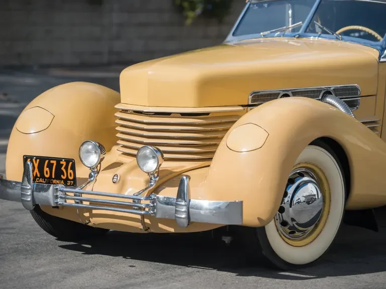 1937 Cord 810 & 812 - Image 8 of 31