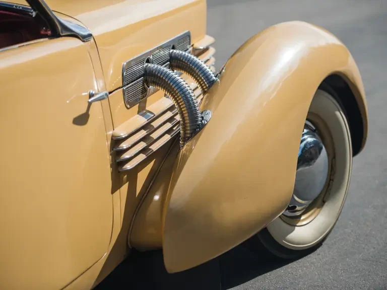 1937 Cord 810 & 812 - Image 15 of 31