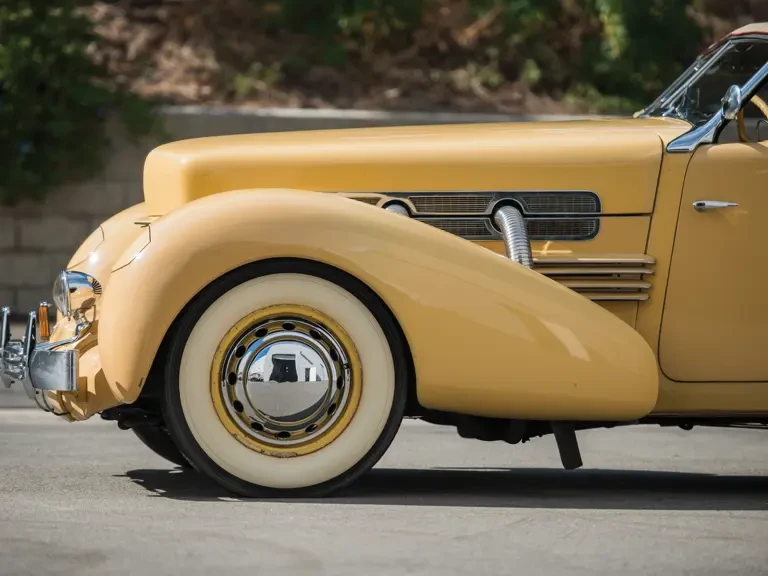 1937 Cord 810 & 812 - Image 12 of 31