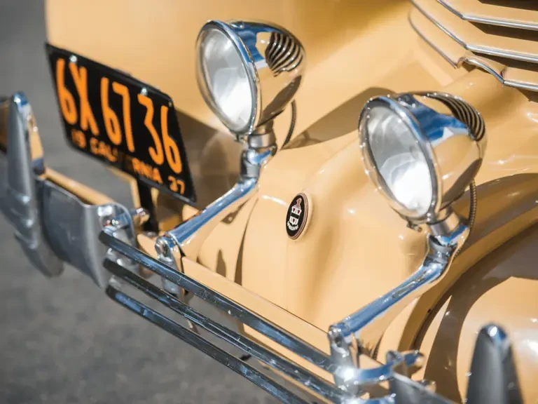 1937 Cord 810 & 812 - Image 11 of 31