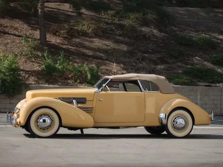 1937 Cord 810 & 812 - Image 6 of 31