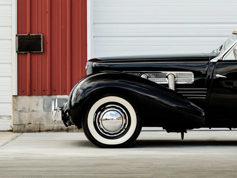 1937 Cord 810 & 812 - Image 11 of 27