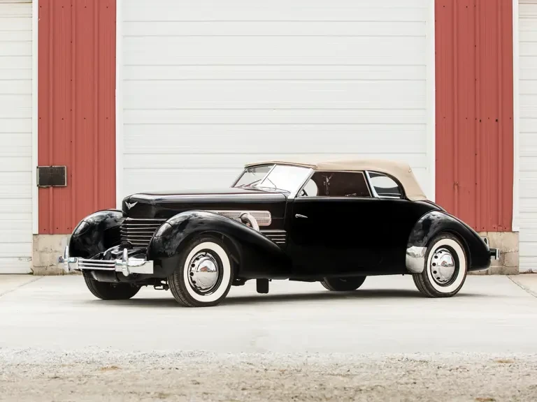 1937 Cord 810 & 812 - Image 2 of 27