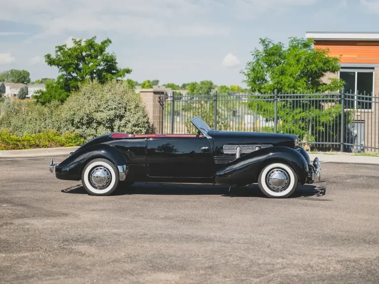 1937 Cord 810 & 812 - Image 6 of 31