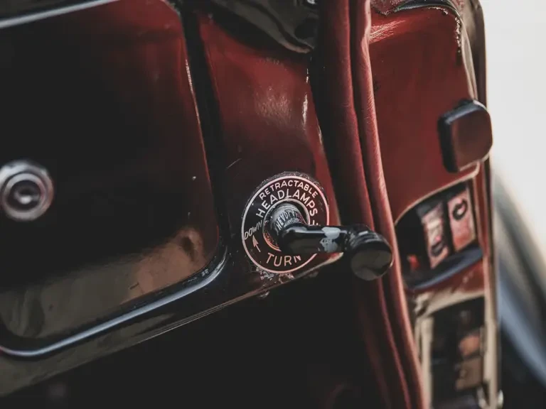 1937 Cord 810 & 812 - Image 24 of 31