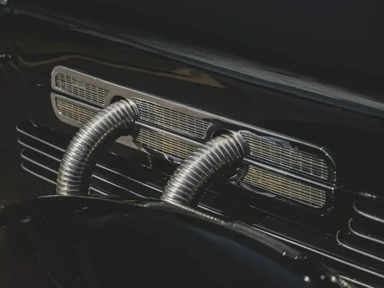 1937 Cord 810 & 812 - Image 18 of 31