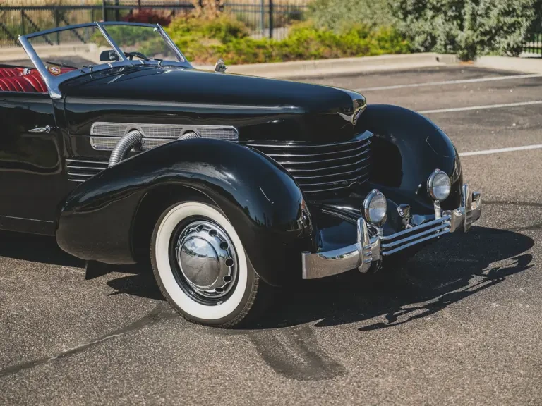 1937 Cord 810 & 812 - Image 9 of 31