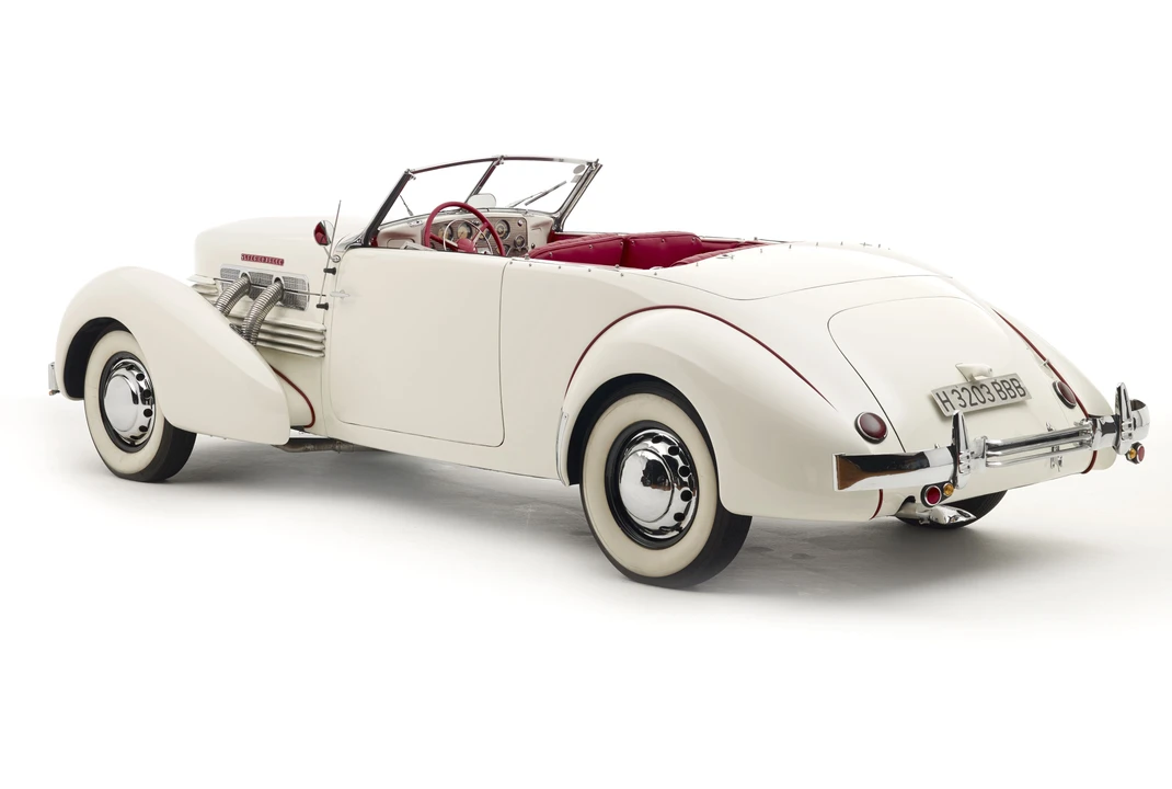 1937 Cord 810 & 812 - Image 15 of 29