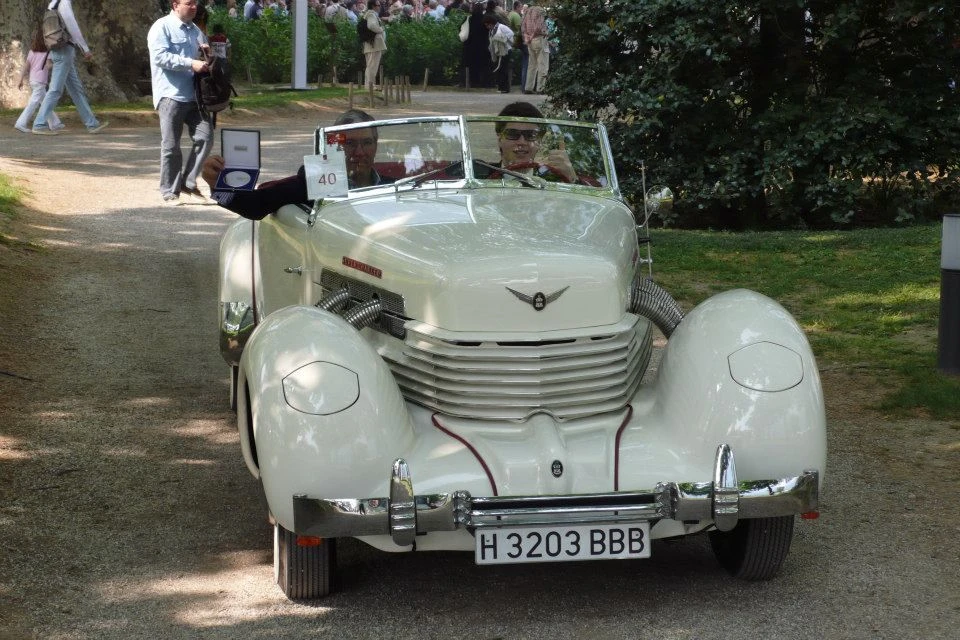 1937 Cord 810 & 812 - Image 2 of 29