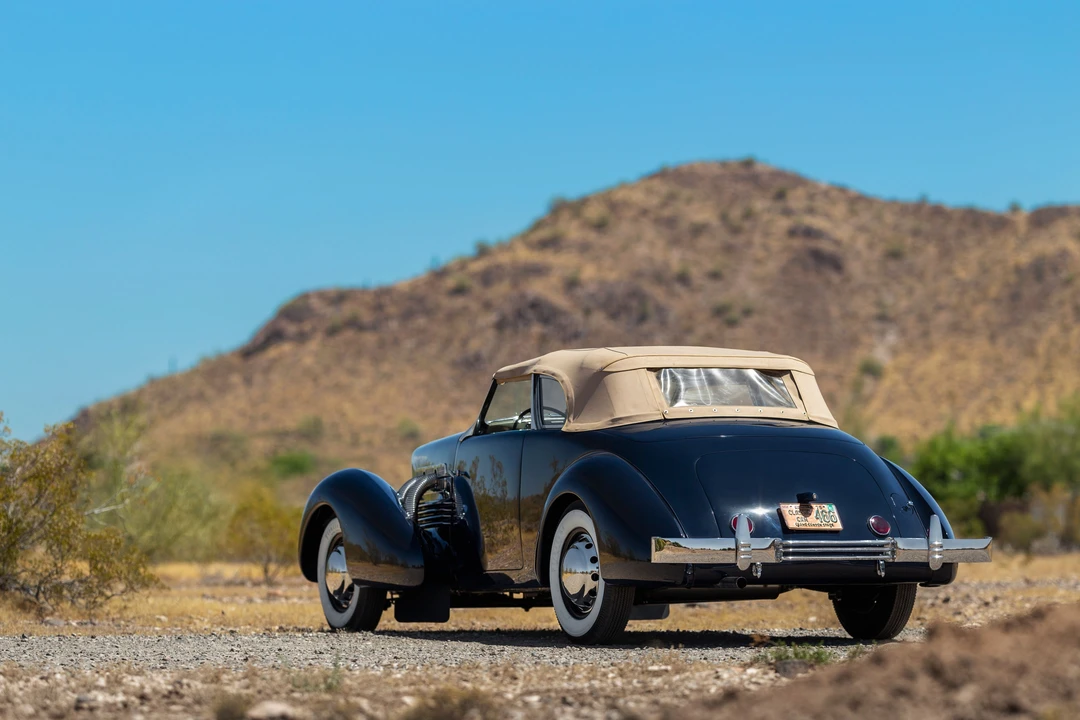 1937 Cord 810 & 812 - Image 27 of 31