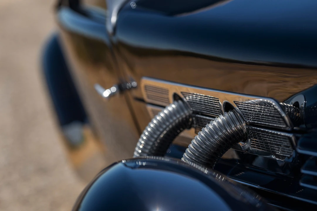 1937 Cord 810 & 812 - Image 3 of 31