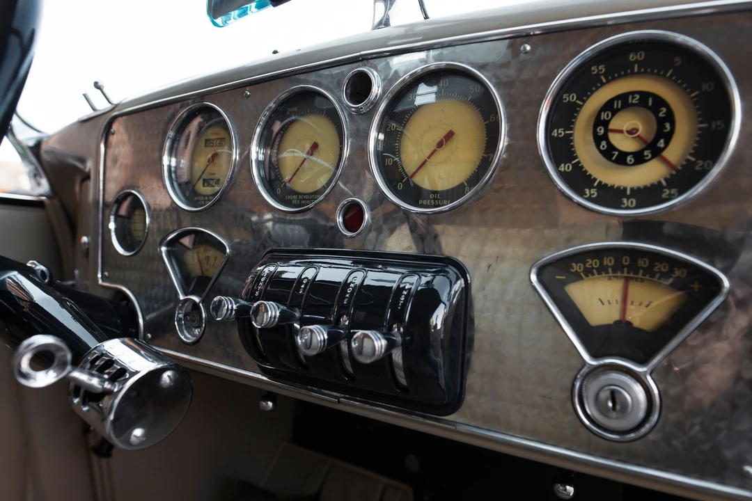 1937 Cord 810 & 812 - Image 12 of 31