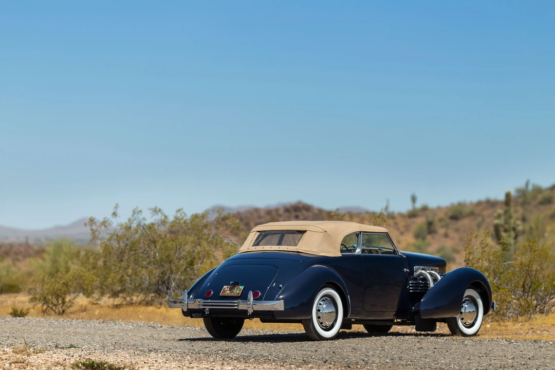 1937 Cord 810 & 812 - Image 29 of 31