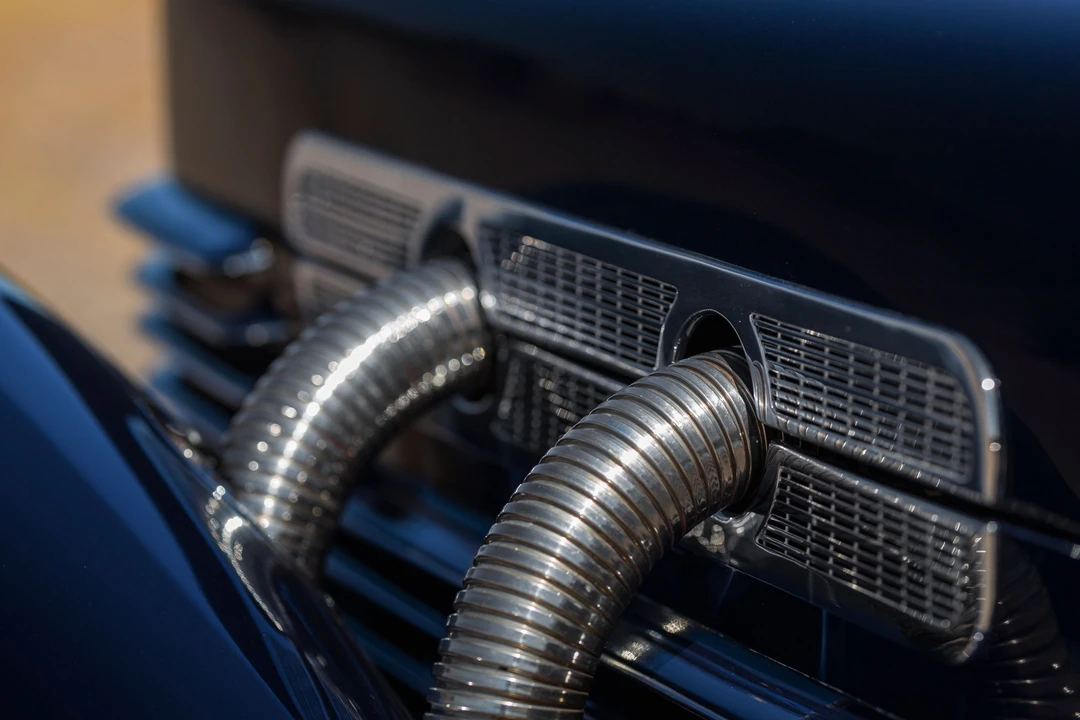 1937 Cord 810 & 812 - Image 2 of 31
