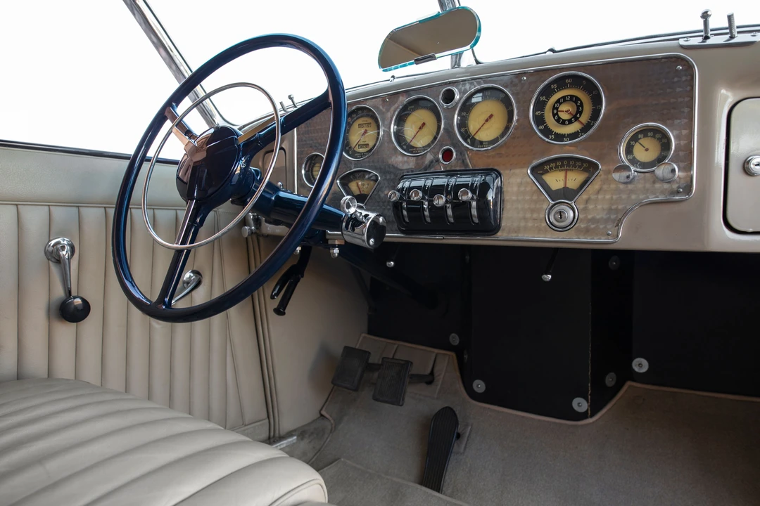 1937 Cord 810 & 812 - Image 9 of 31