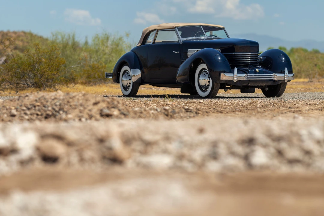 1937 Cord 810 & 812 - Image 31 of 31