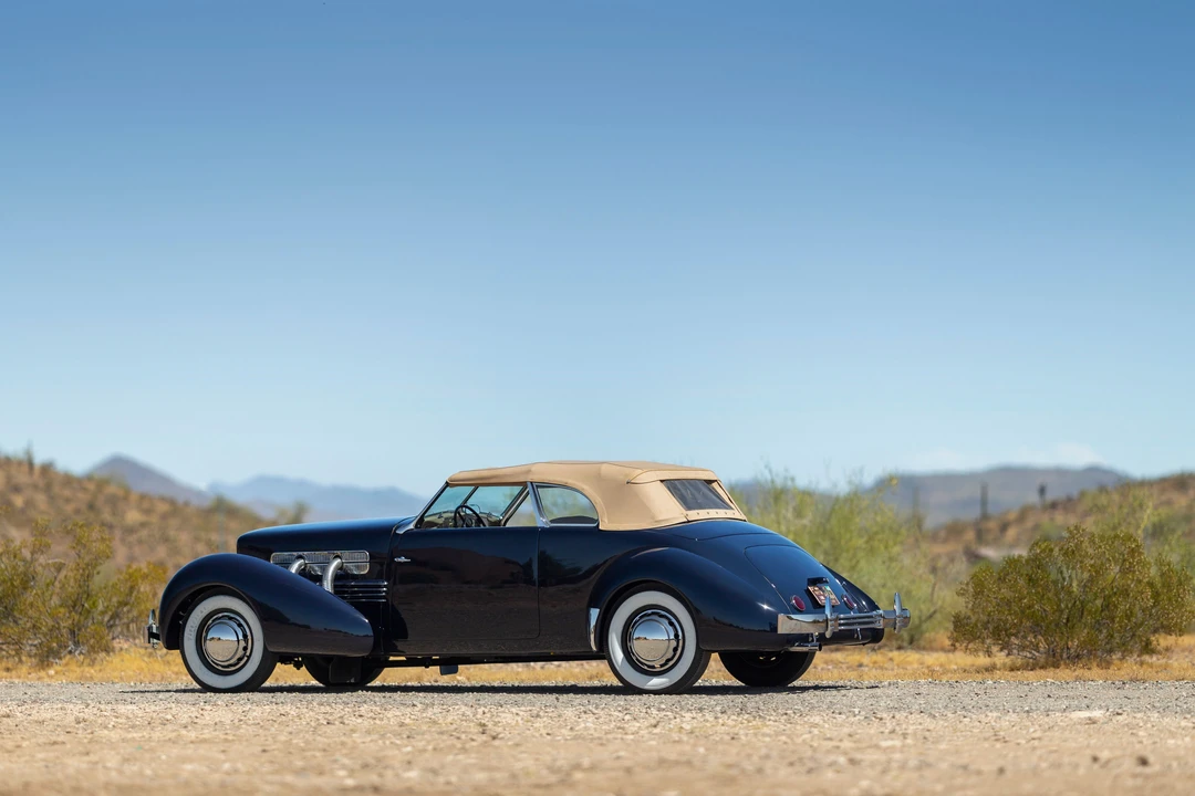 1937 Cord 810 & 812 - Image 21 of 31