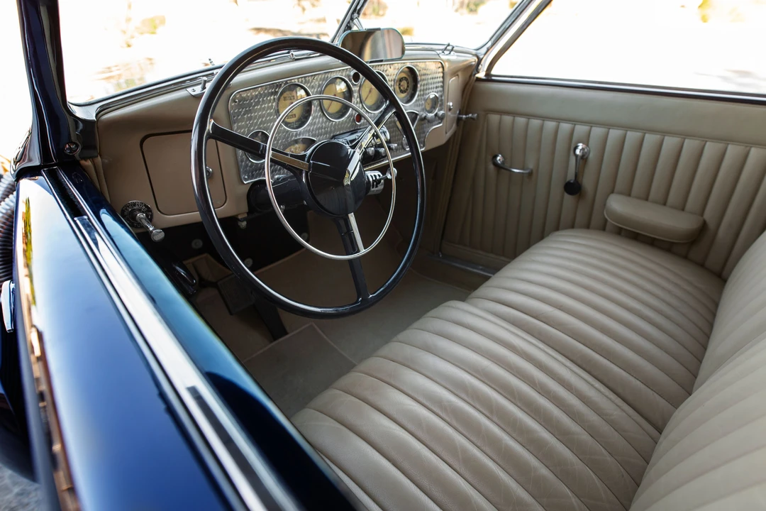 1937 Cord 810 & 812 - Image 15 of 31