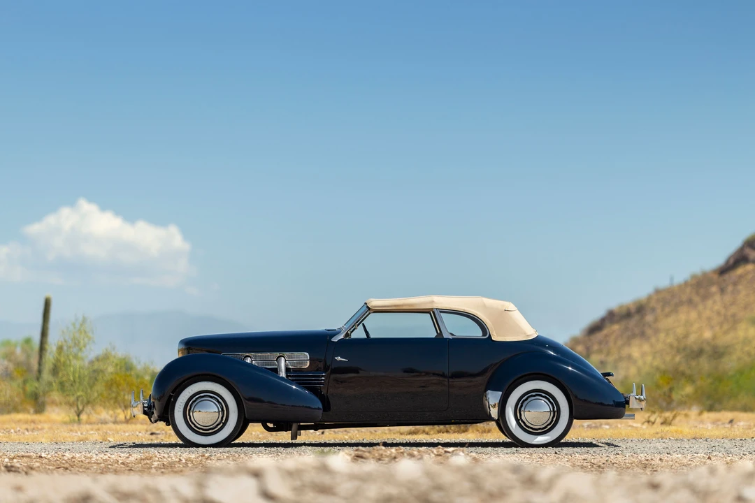 1937 Cord 810 & 812 - Image 10 of 31