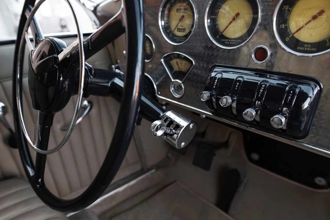 1937 Cord 810 & 812 - Image 13 of 31