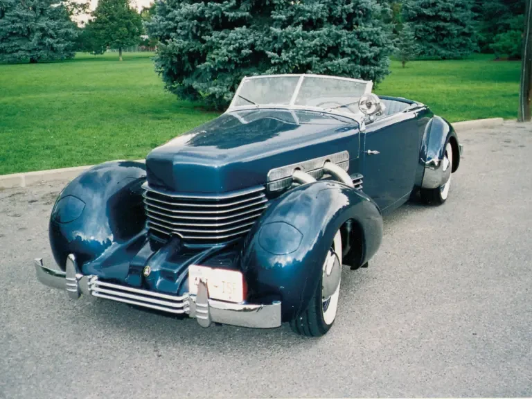 1937 Cord 810 & 812 - Image 2 of 2