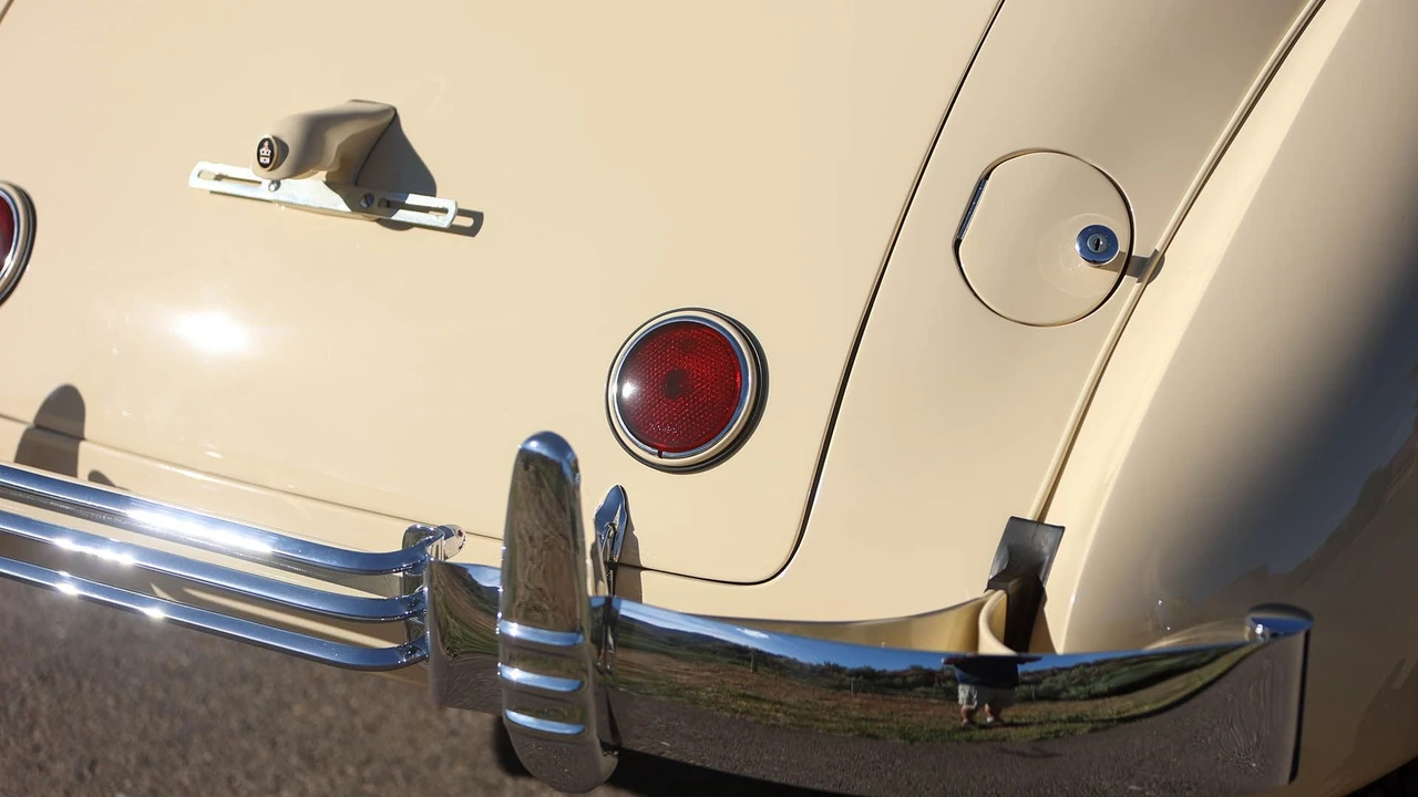 1937 Cord 810 & 812 - Image 20 of 31