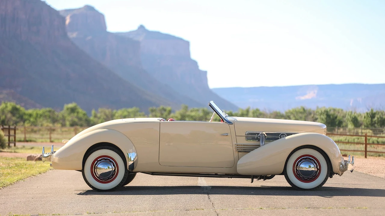 1937 Cord 810 & 812 - Image 5 of 31