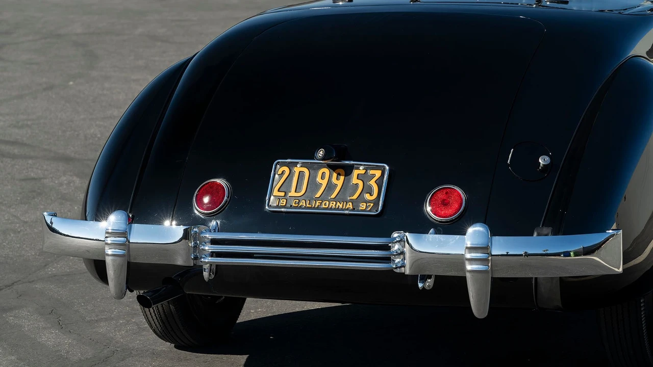 1937 Cord 810 & 812 - Image 23 of 31