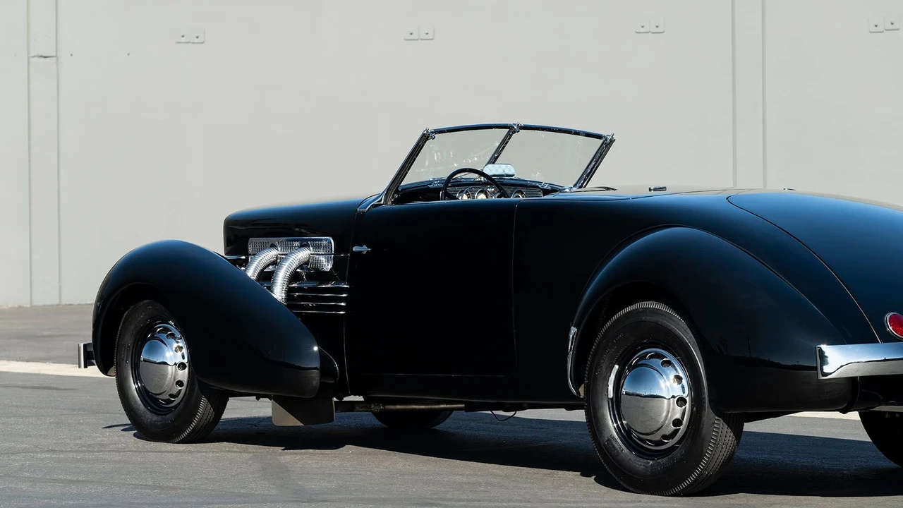 1937 Cord 810 & 812 - Image 11 of 31
