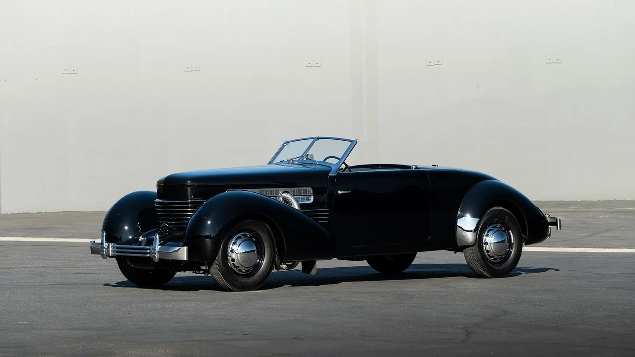 1937 Cord 810 & 812 - Image 4 of 31